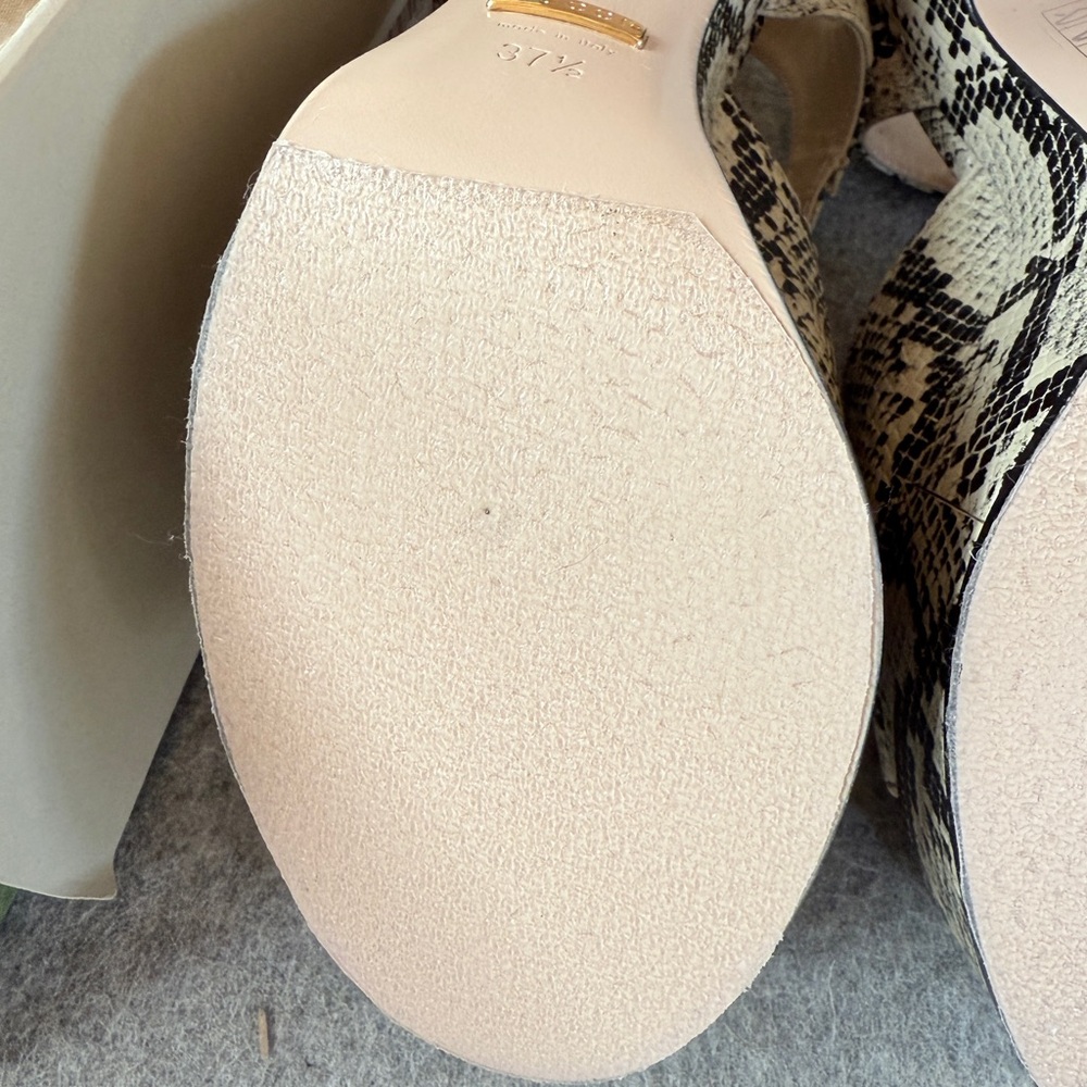 Gucci Women's Snakeskin Platform Sandals - Black and Cream - Picture 4 of 10